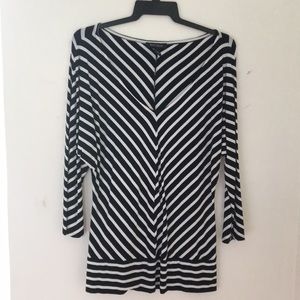 White House Black Market Signature Top Size L